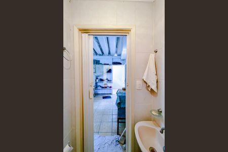 Casa à venda com 230m², 3 quartos e 2 vagasBanheiro de serviço