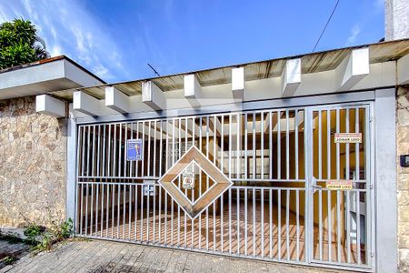 Casa à venda com 230m², 3 quartos e 2 vagasFachada - Plaquinha