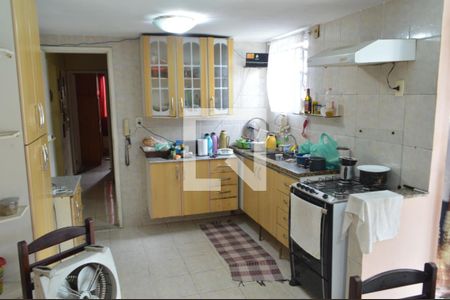 Casa de condomínio para alugar com 230m², 6 quartos e 2 vagasCozinha