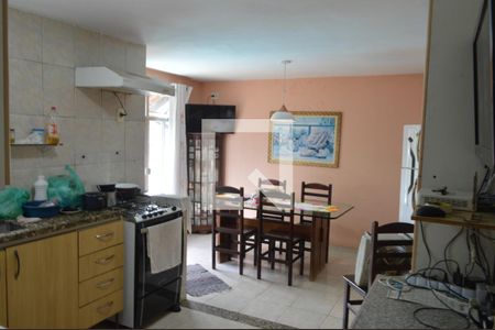 Casa de condomínio para alugar com 230m², 6 quartos e 2 vagasCozinha