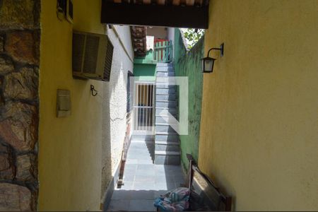 Casa de condomínio para alugar com 230m², 6 quartos e 2 vagasCorredor Lateral a a