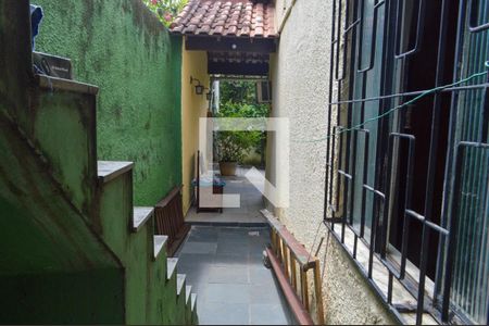 Casa de condomínio para alugar com 230m², 6 quartos e 2 vagasCorredor Lateral