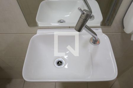 Casa à venda com 212m², 3 quartos e 3 vagas Casa à venda com 212m², 3 quartos e 3 vagasBanheiro de serviço