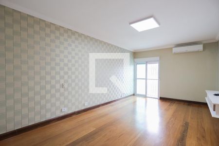 Casa à venda com 212m², 3 quartos e 3 vagas Casa à venda com 212m², 3 quartos e 3 vagasSuíte