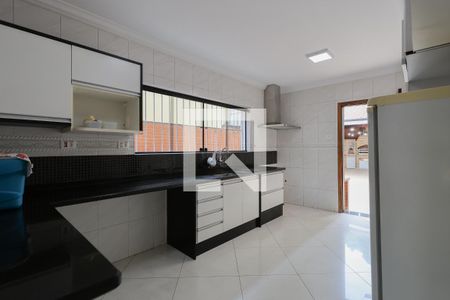 Casa à venda com 212m², 3 quartos e 3 vagas Casa à venda com 212m², 3 quartos e 3 vagasCozinha