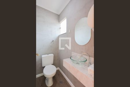 Casa à venda com 212m², 3 quartos e 3 vagas Casa à venda com 212m², 3 quartos e 3 vagasLavabo da sala de cinema