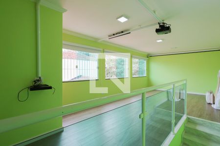 Casa à venda com 212m², 3 quartos e 3 vagas Casa à venda com 212m², 3 quartos e 3 vagasSala de cinema