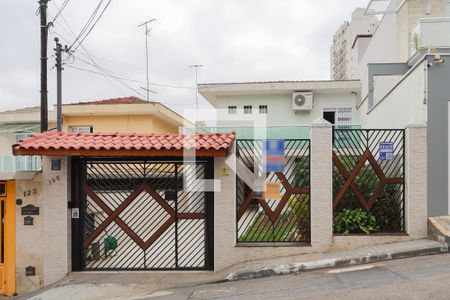 Casa à venda com 212m², 3 quartos e 3 vagas Casa à venda com 212m², 3 quartos e 3 vagasFachada + plaquinha