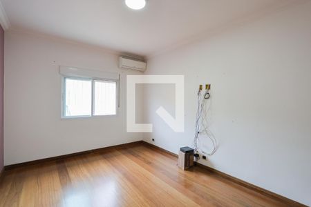 Casa à venda com 212m², 3 quartos e 3 vagas Casa à venda com 212m², 3 quartos e 3 vagasQuarto 1