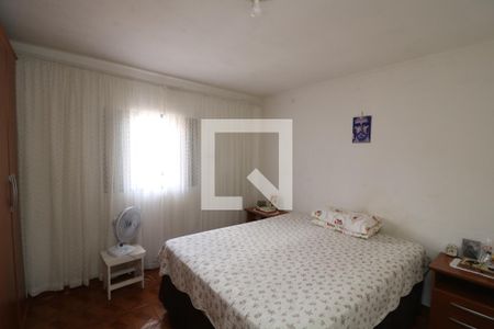 Casa à venda com 136m², 4 quartos e 1 vagaQuarto