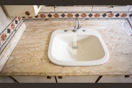 Casa à venda com 405m², 2 quartos e 1 vagaBanheiro