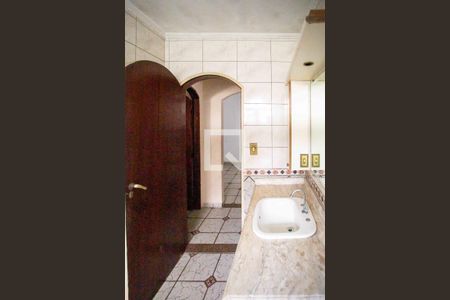 Casa à venda com 405m², 2 quartos e 1 vagaBanheiro