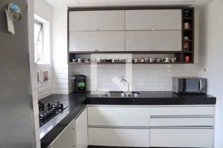 Apartamento à venda com 64m², 2 quartos e 1 vagaCozinha