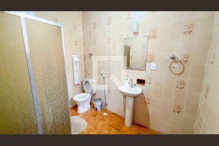 Casa à venda com 165m², 5 quartos e 3 vagasBanheiro