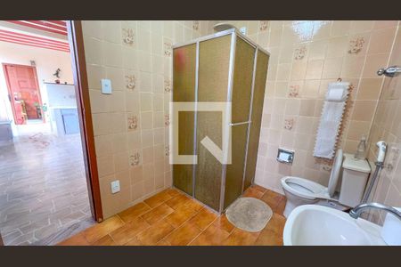 Casa à venda com 165m², 5 quartos e 3 vagasBanheiro