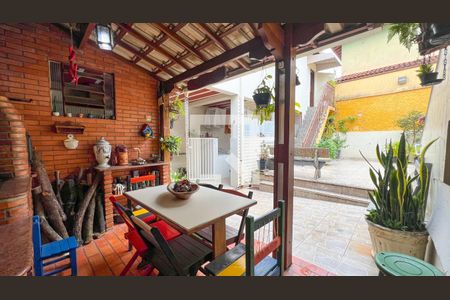 Casa à venda com 165m², 5 quartos e 3 vagasÁrea externa