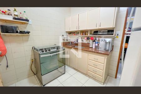 Casa à venda com 165m², 5 quartos e 3 vagasCozinha 