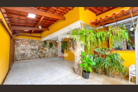 Casa à venda com 165m², 5 quartos e 3 vagasÁrea externa