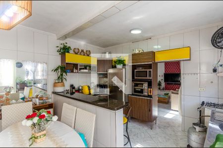 Casa à venda com 90m², 3 quartos e sem vaga Casa à venda com 90m², 3 quartos e sem vagaCozinha