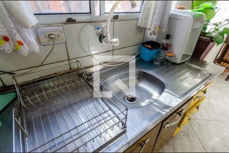 Casa à venda com 90m², 3 quartos e sem vaga Casa à venda com 90m², 3 quartos e sem vagaCozinha