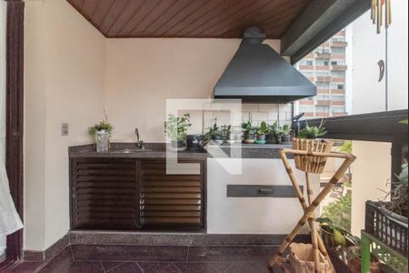 Apartamento à venda com 350m², 4 quartos e 4 vagas Apartamento à venda com 350m², 4 quartos e 4 vagasVaranda da Sala - Churrasqueira