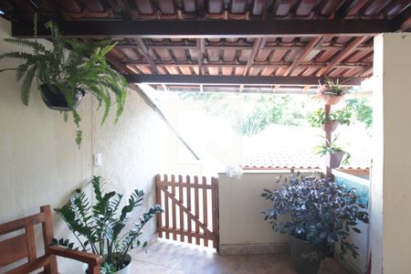 Casa à venda com 200m², 2 quartos e 3 vagasVaranda