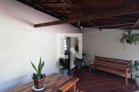 Casa à venda com 200m², 2 quartos e 3 vagasVaranda