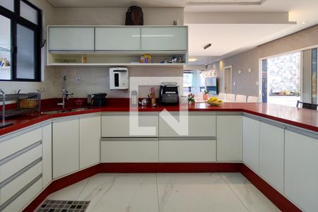 Apartamento para alugar com 252m², 4 quartos e 2 vagasCozinha