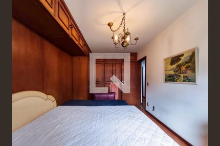 Apartamento à venda com 150m², 4 quartos e 3 vagas Apartamento à venda com 150m², 4 quartos e 3 vagasSuíte