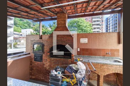 Apartamento à venda com 150m², 4 quartos e 3 vagas Apartamento à venda com 150m², 4 quartos e 3 vagasÁrea comum - Churrasqueira