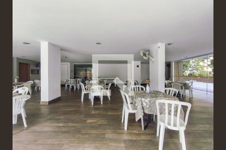 Apartamento à venda com 150m², 4 quartos e 3 vagas Apartamento à venda com 150m², 4 quartos e 3 vagasÁrea comum - Salão de festas