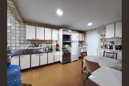 Apartamento à venda com 150m², 4 quartos e 3 vagas Apartamento à venda com 150m², 4 quartos e 3 vagasCozinha