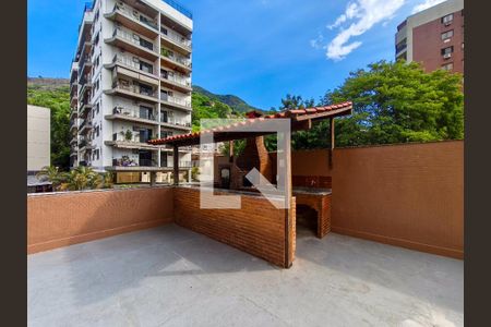 Apartamento à venda com 150m², 4 quartos e 3 vagas Apartamento à venda com 150m², 4 quartos e 3 vagasÁrea comum - Churrasqueira