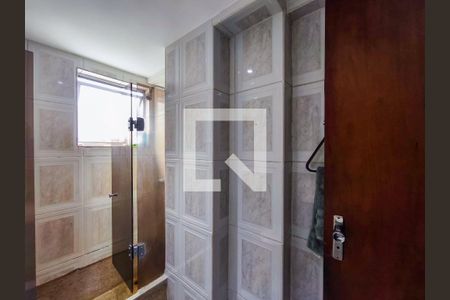 Apartamento à venda com 150m², 4 quartos e 3 vagas Apartamento à venda com 150m², 4 quartos e 3 vagasBanheiro Corredor