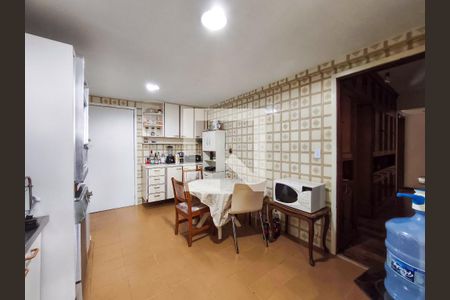 Apartamento à venda com 150m², 4 quartos e 3 vagas Apartamento à venda com 150m², 4 quartos e 3 vagasCozinha