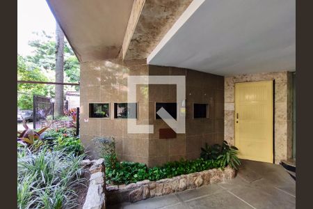 Apartamento à venda com 150m², 4 quartos e 3 vagas Apartamento à venda com 150m², 4 quartos e 3 vagasFachada e portaria