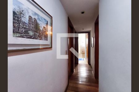 Apartamento à venda com 150m², 4 quartos e 3 vagas Apartamento à venda com 150m², 4 quartos e 3 vagasCorredor