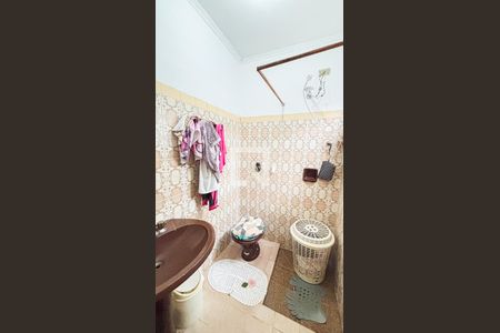 Casa à venda com 150m², 3 quartos e 2 vagas Casa à venda com 150m², 3 quartos e 2 vagasBanheiro 2