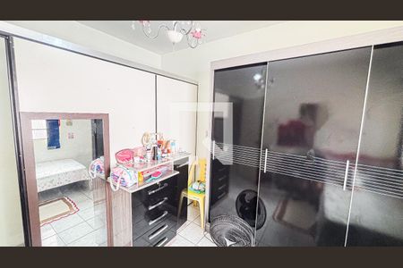 Casa à venda com 150m², 3 quartos e 2 vagas Casa à venda com 150m², 3 quartos e 2 vagasQuarto 1