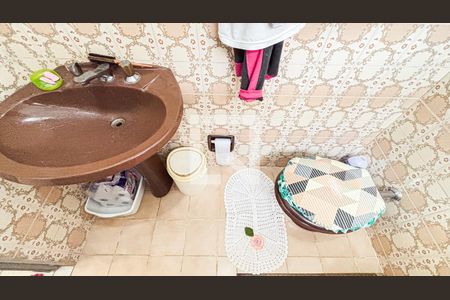 Casa à venda com 150m², 3 quartos e 2 vagas Casa à venda com 150m², 3 quartos e 2 vagasBanheiro 2