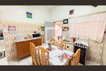 Casa à venda com 150m², 3 quartos e 2 vagas Casa à venda com 150m², 3 quartos e 2 vagasCozinha