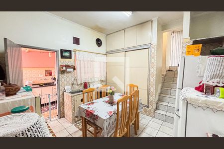 Casa à venda com 150m², 3 quartos e 2 vagas Casa à venda com 150m², 3 quartos e 2 vagasCozinha