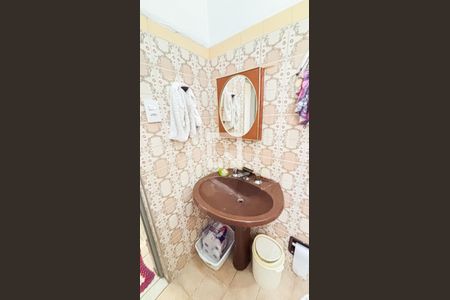 Casa à venda com 150m², 3 quartos e 2 vagas Casa à venda com 150m², 3 quartos e 2 vagasBanheiro 2