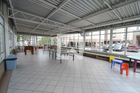 Apartamento à venda com 75m², 2 quartos e 1 vagaÁrea comum