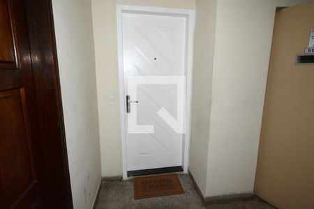 Apartamento à venda com 75m², 2 quartos e 1 vagaHall de entrada