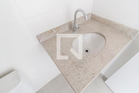 Apartamento à venda com 56m², 2 quartos e 1 vagaDetalhe do banheiro