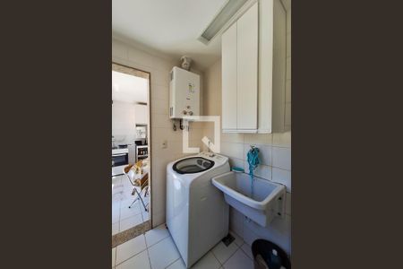 Casa à venda com 195m², 3 quartos e 2 vagas Casa à venda com 195m², 3 quartos e 2 vagasÁrea de Serviço