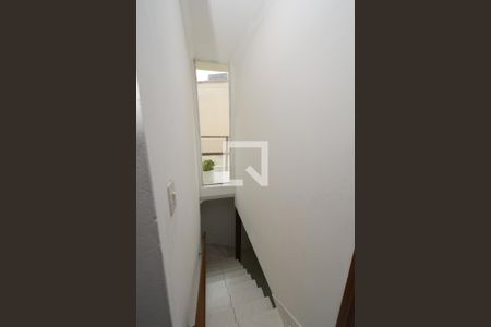 Casa à venda com 170m², 2 quartos e 1 vagaEscada