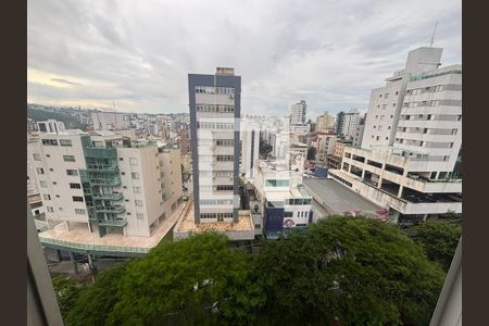Apartamento à venda com 260m², 3 quartos e 2 vagas Apartamento à venda com 260m², 3 quartos e 2 vagasQuarto 3