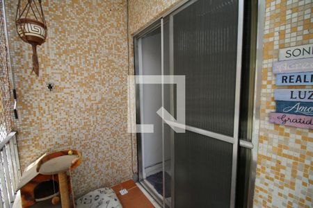 Apartamento à venda com 75m², 2 quartos e 1 vagaVaranda